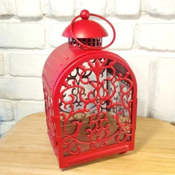 Red Curly Vine Pattern Metal Lantern - Picture 2 of 7